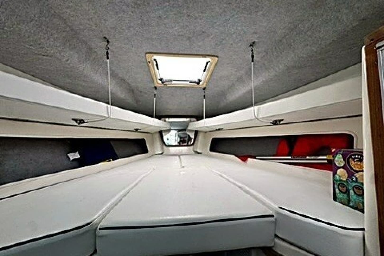 2003 Contender 35 Side Console