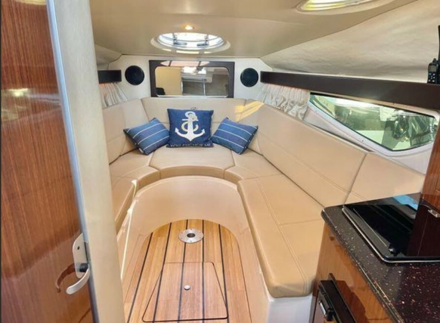2014 Regal 28 Express