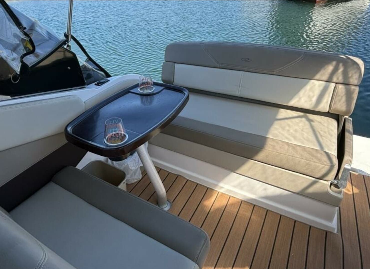 2014 Regal 28 Express