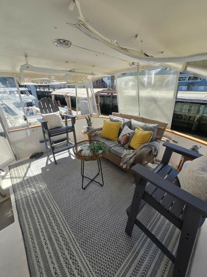 1990 Viking 44 Aft Cabin Motor Yacht