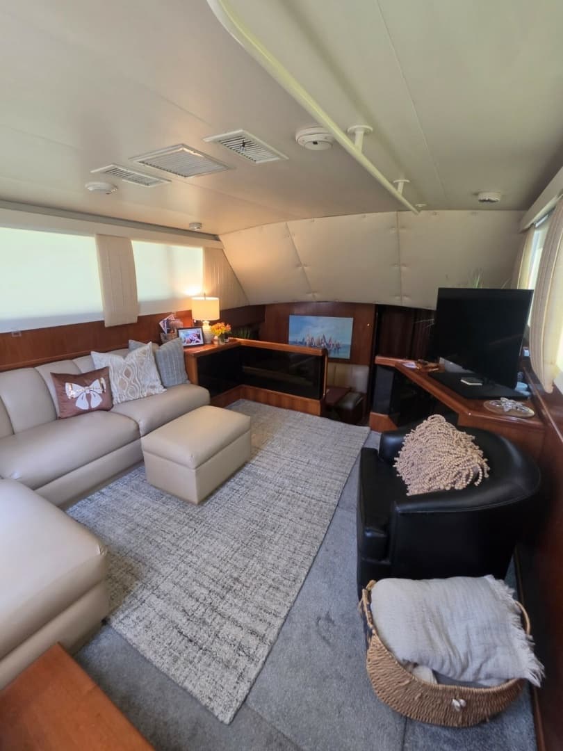 1990 Viking 44 Aft Cabin Motor Yacht