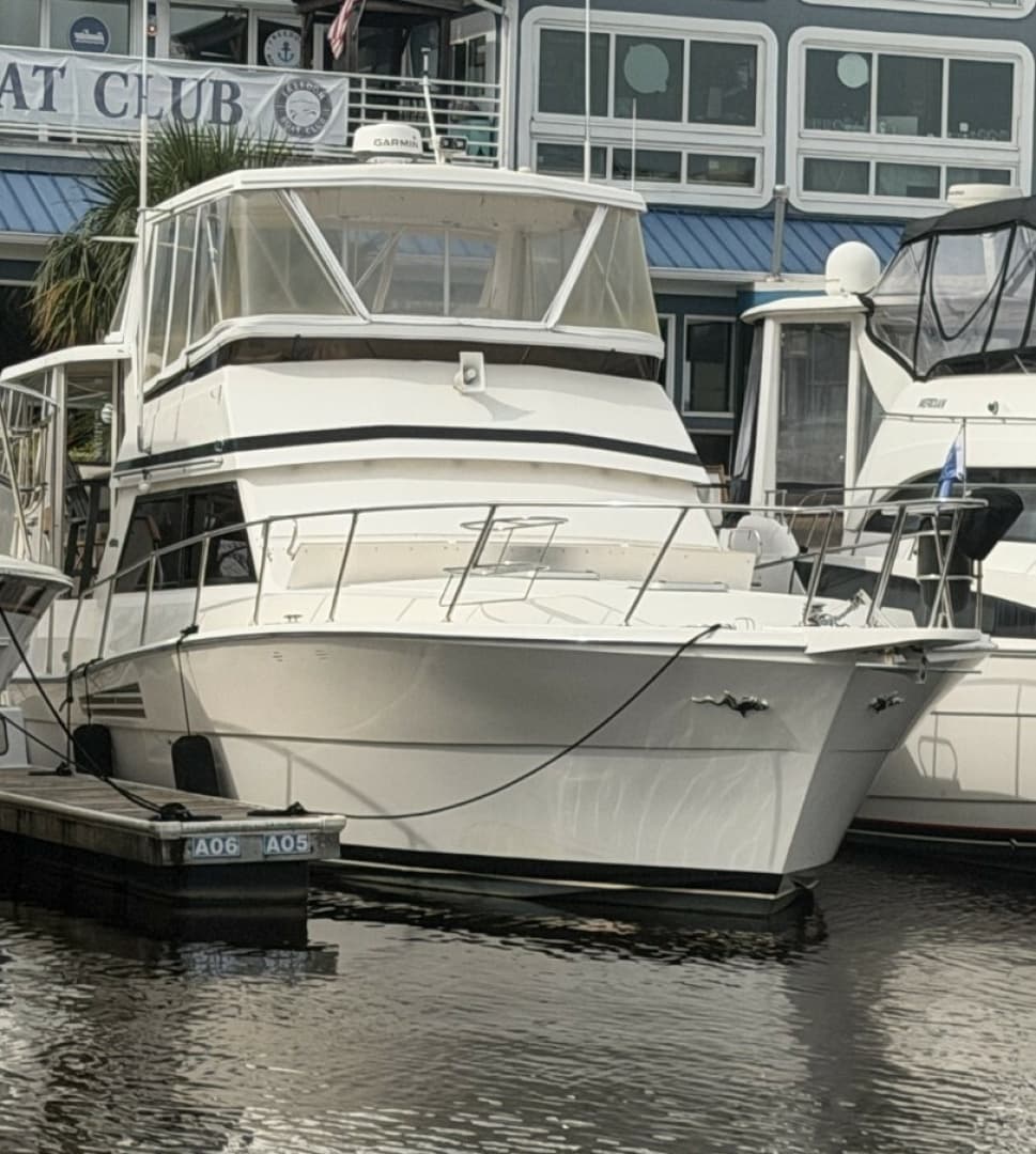 1990 Viking 44 Aft Cabin Motor Yacht