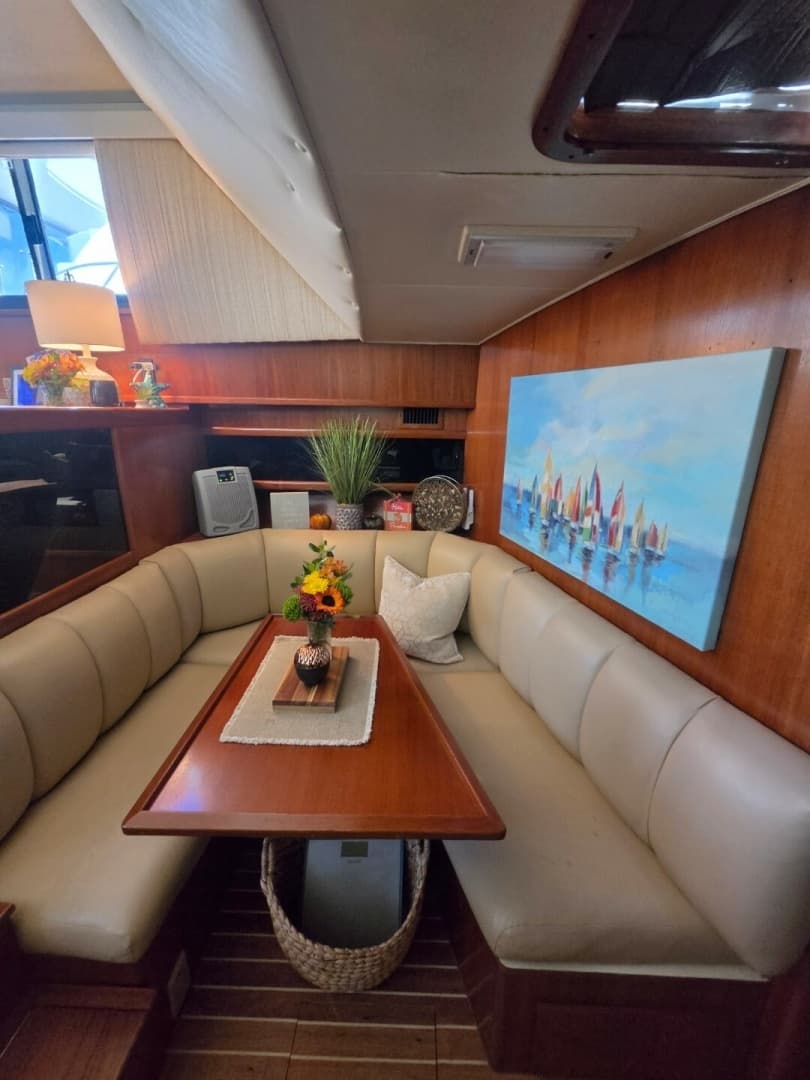 1990 Viking 44 Aft Cabin Motor Yacht