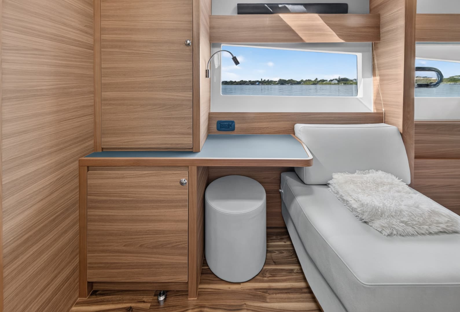 2025 Aquila 54 YACHT