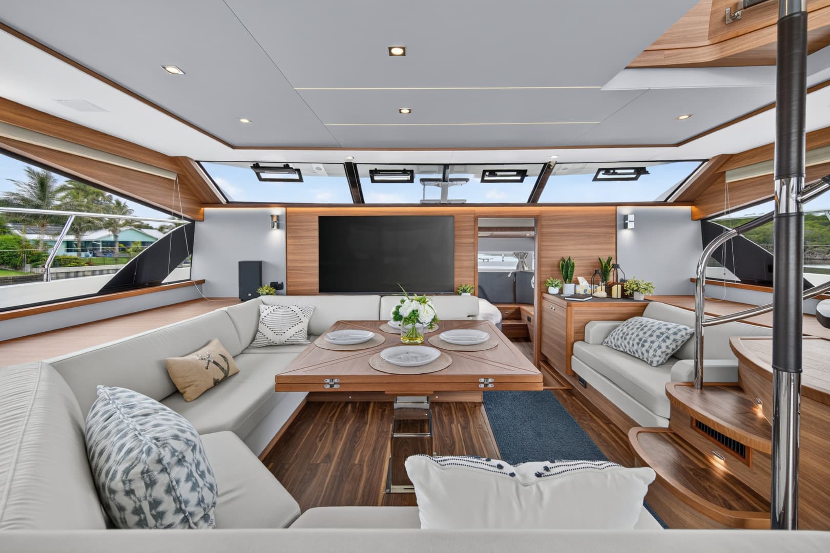 2025 Aquila 54 YACHT