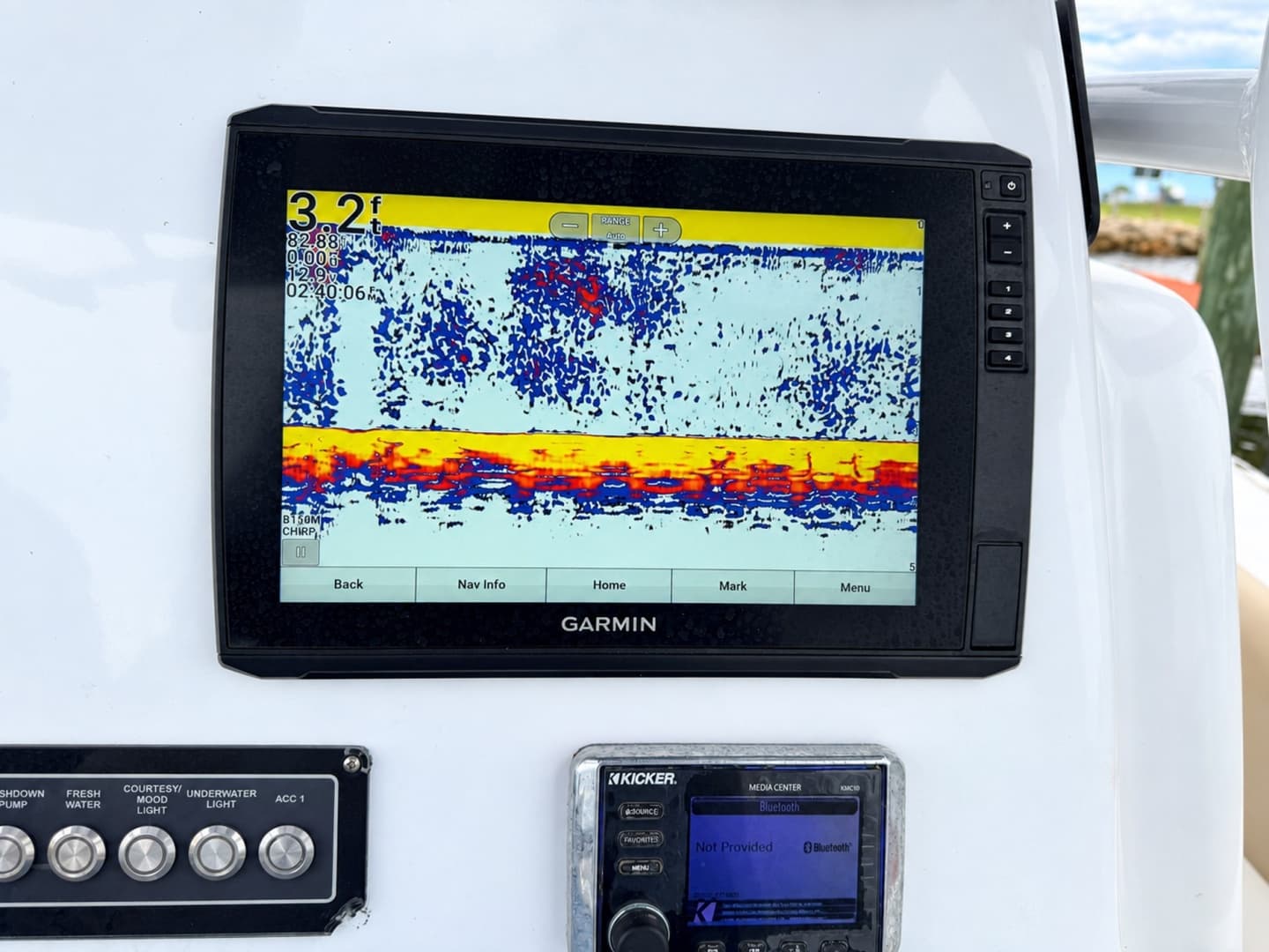 2019 Sea Fox 266 Commander