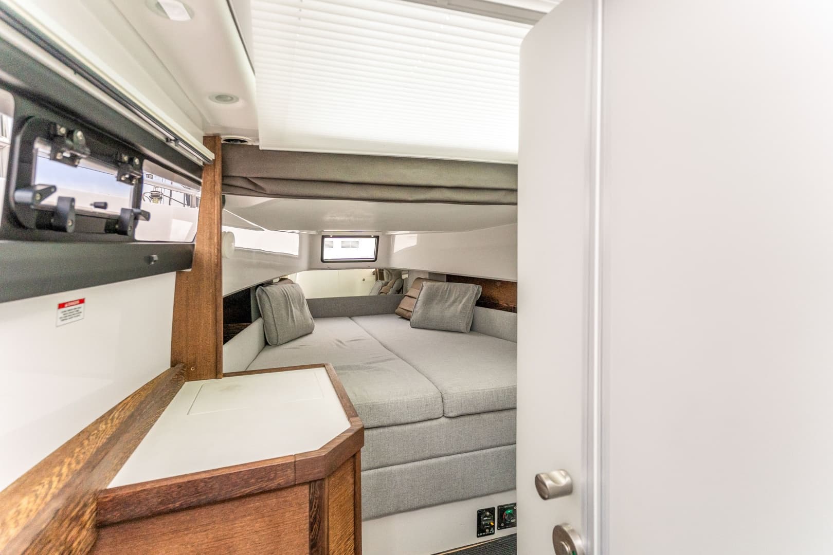 2019 Axopar 37 Cabin