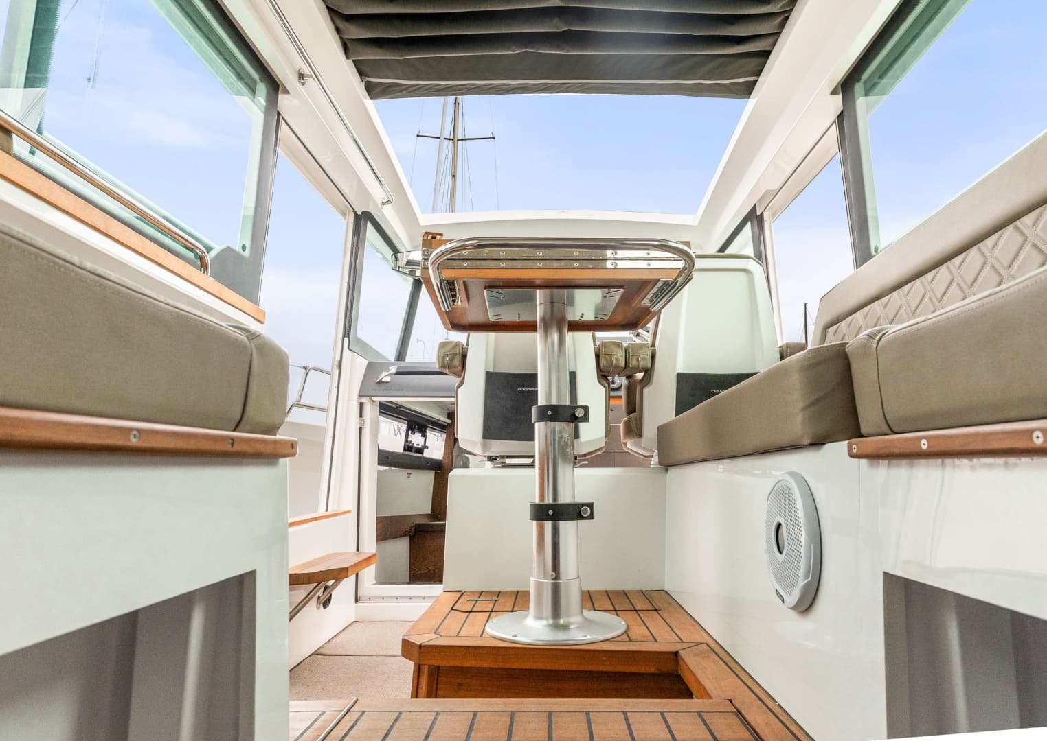 2019 Axopar 37 Cabin