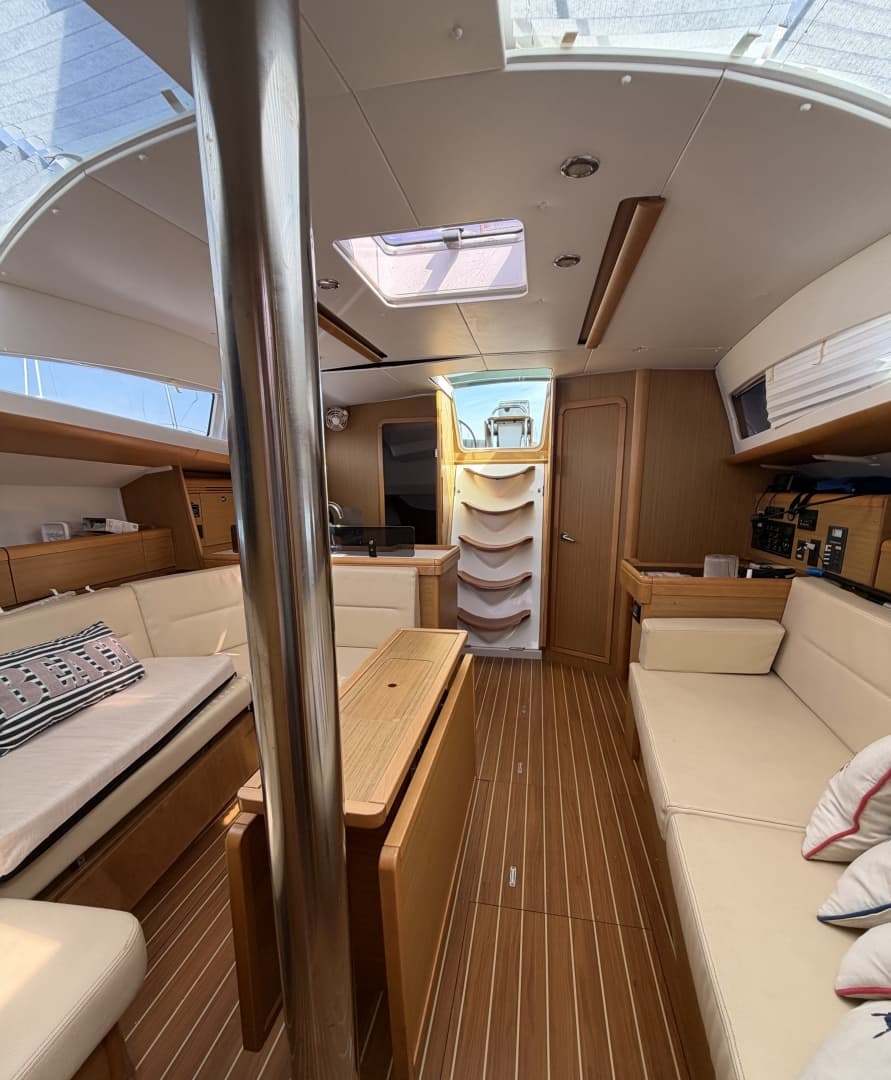 2010 Jeanneau Sun Odyssey 42 DS