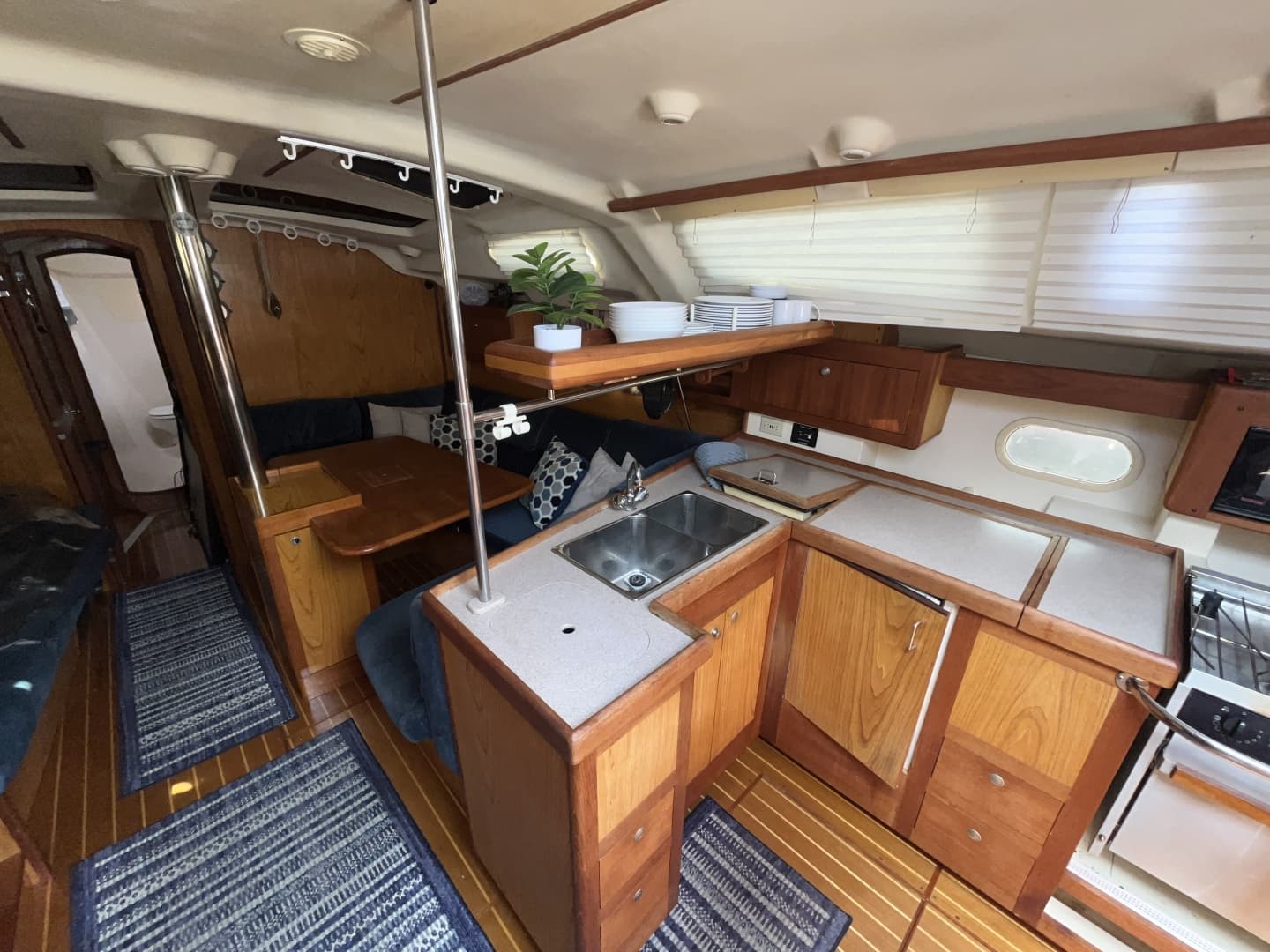 2000 Hunter 410
