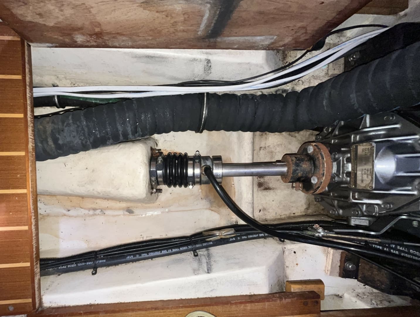 2000 Hunter 410
