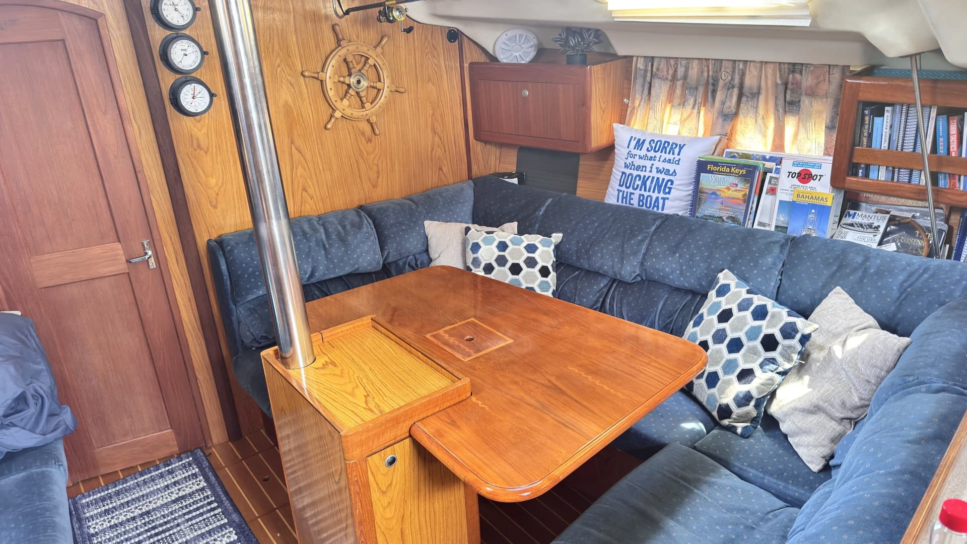 2000 Hunter 410