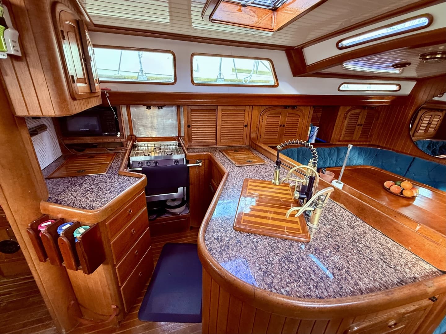 1997 Hans Christian Christina 43