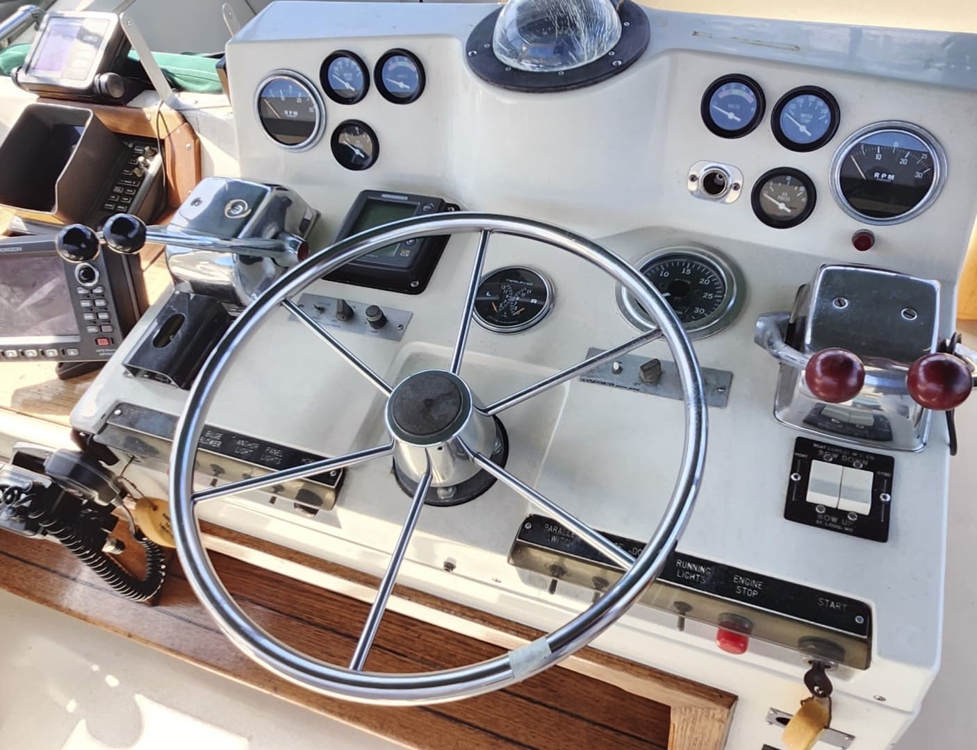 1977 Viking 43 DC