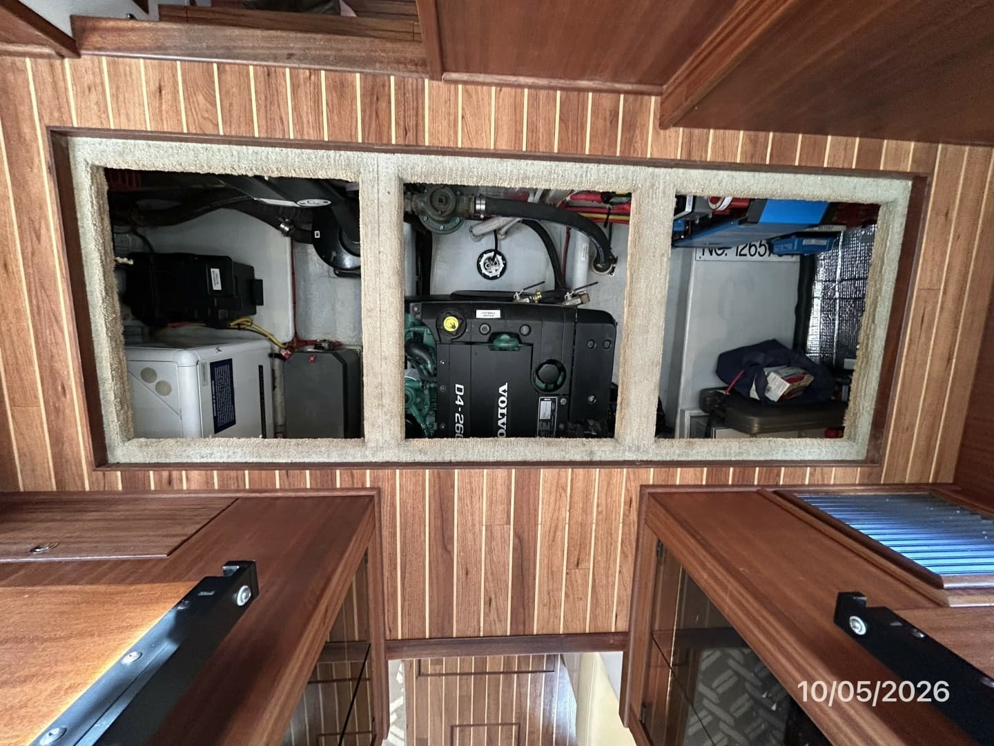 34' Nordic Tugs engine room access