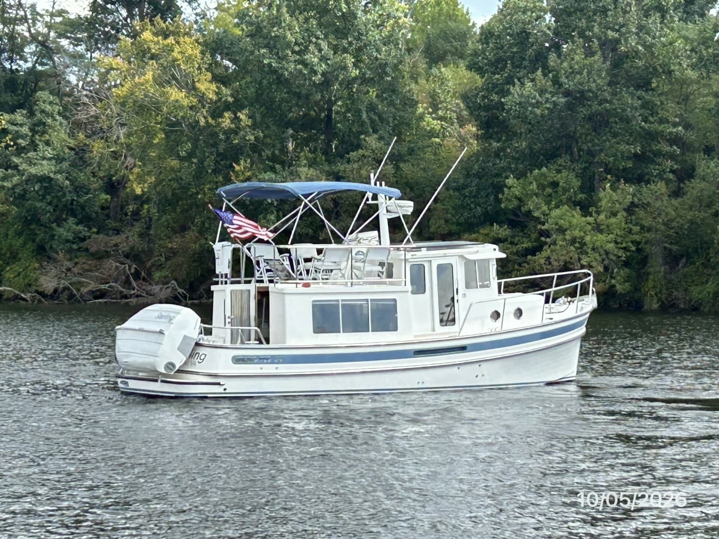 34' Nordic Tugs starboard aft profile