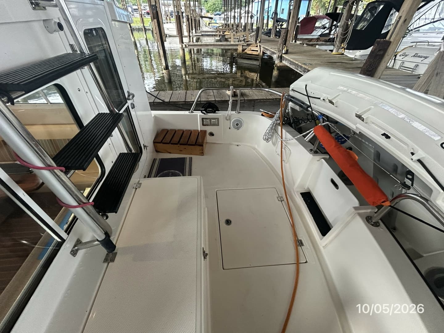 34' Nordic Tugs aftdeck starboard