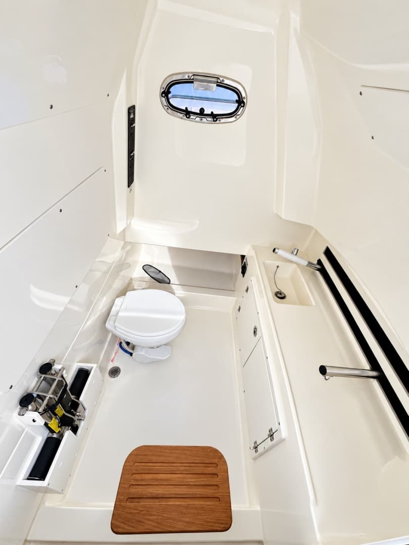 2024 Boston Whaler 330 Outrage