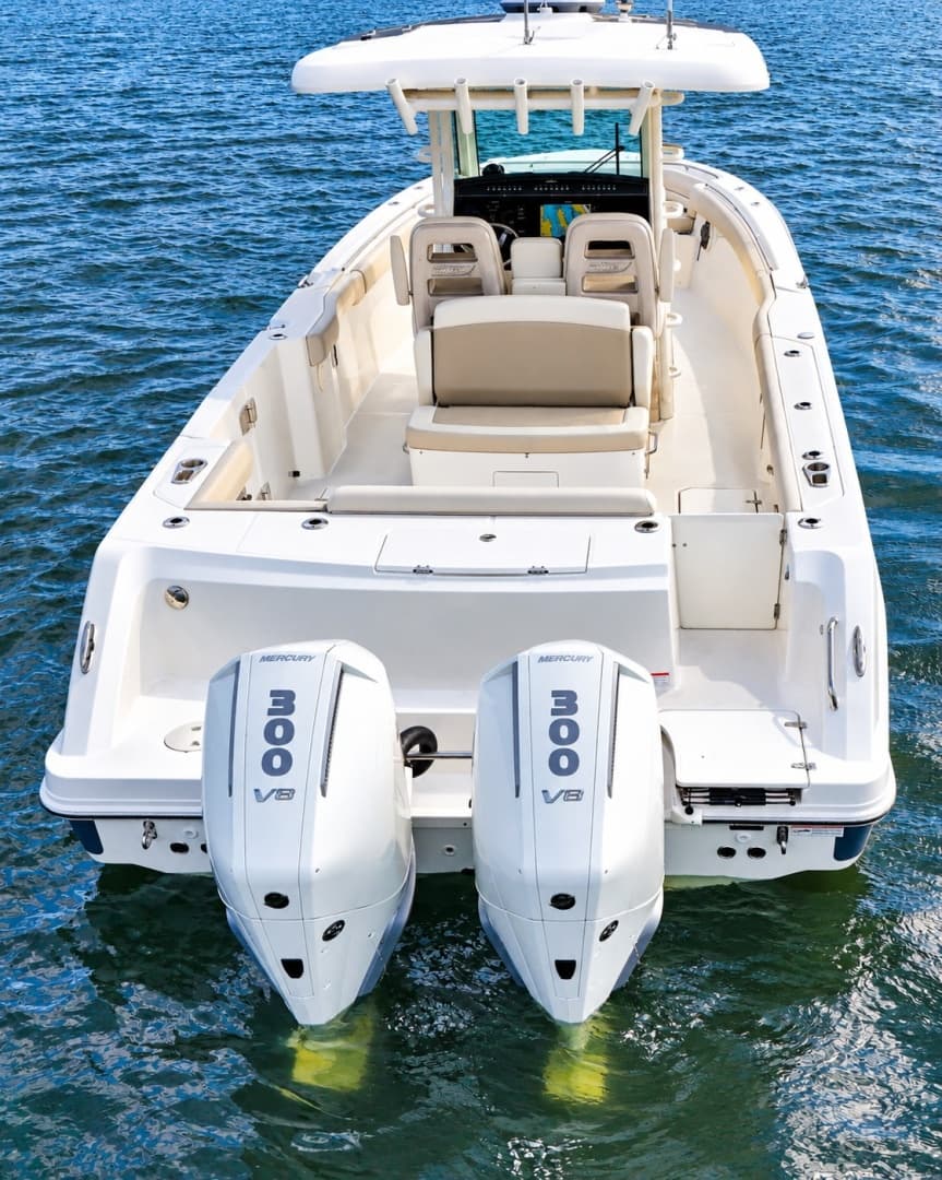 2024 Boston Whaler 330 Outrage