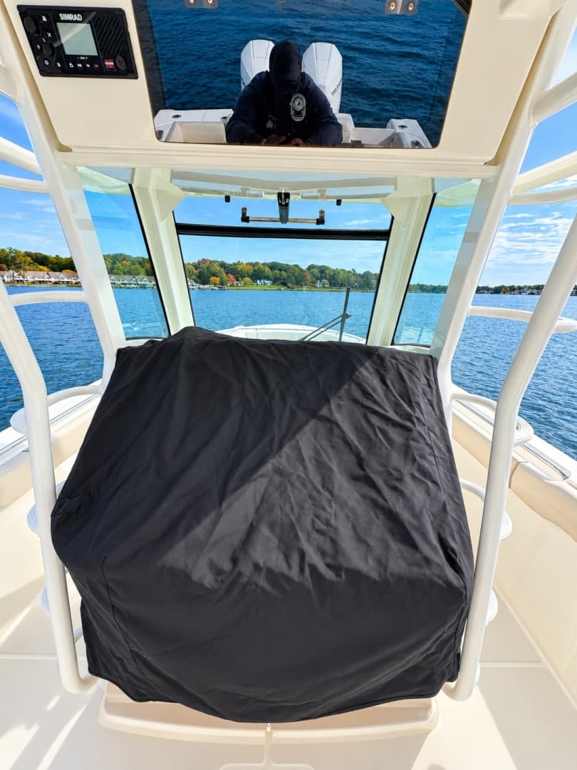 2024 Boston Whaler 330 Outrage