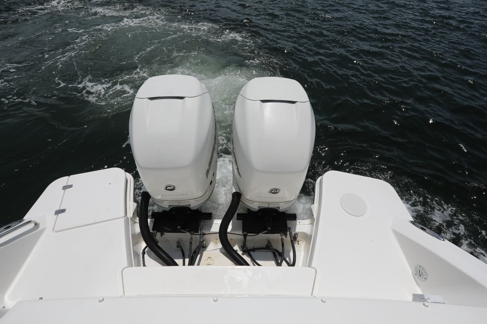 2016 Boston Whaler 320 Vantage