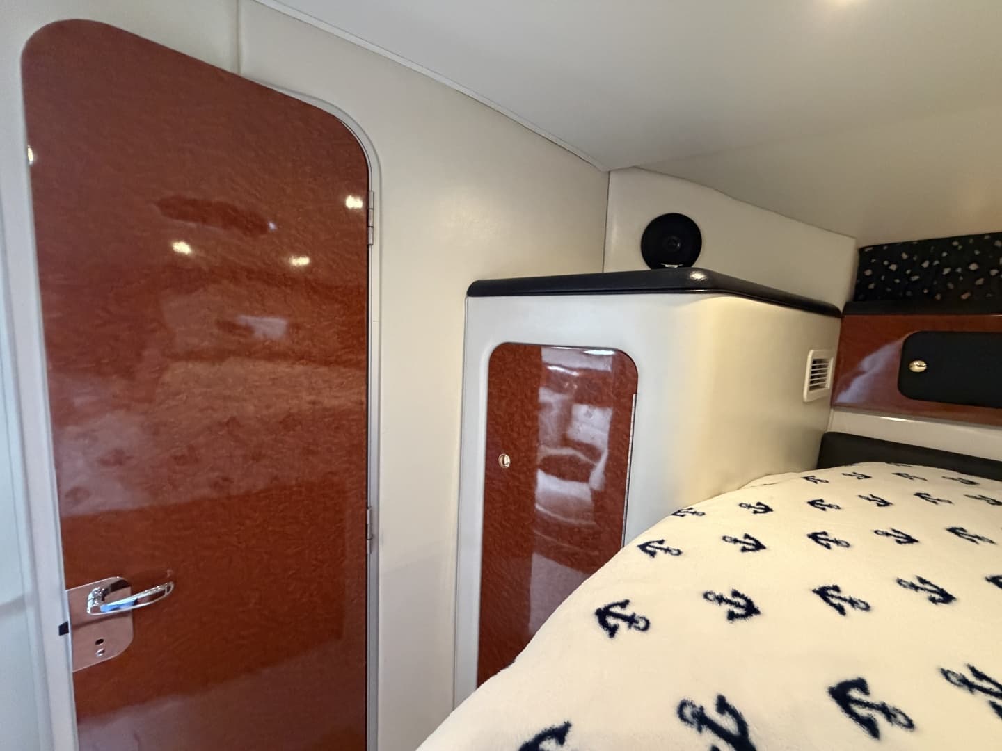 2002 Wellcraft 3700 Martinique