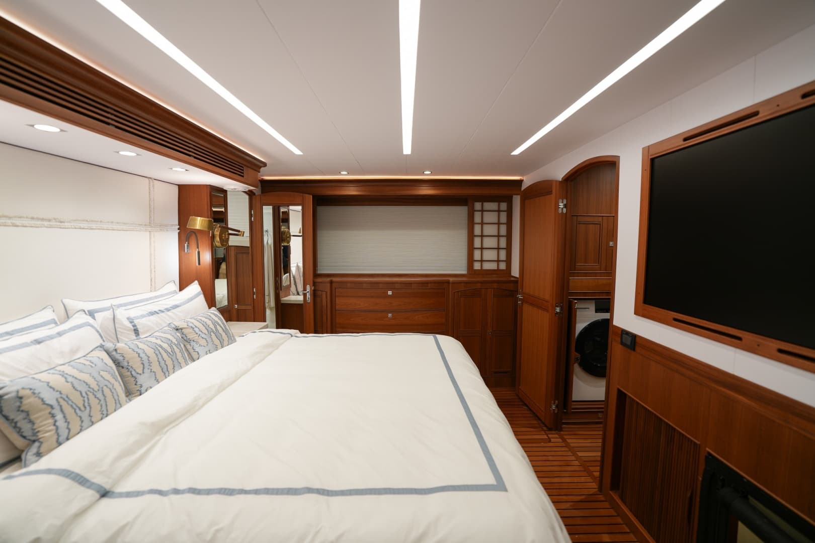 2025 Marlow Explorer 70E MkII-CB