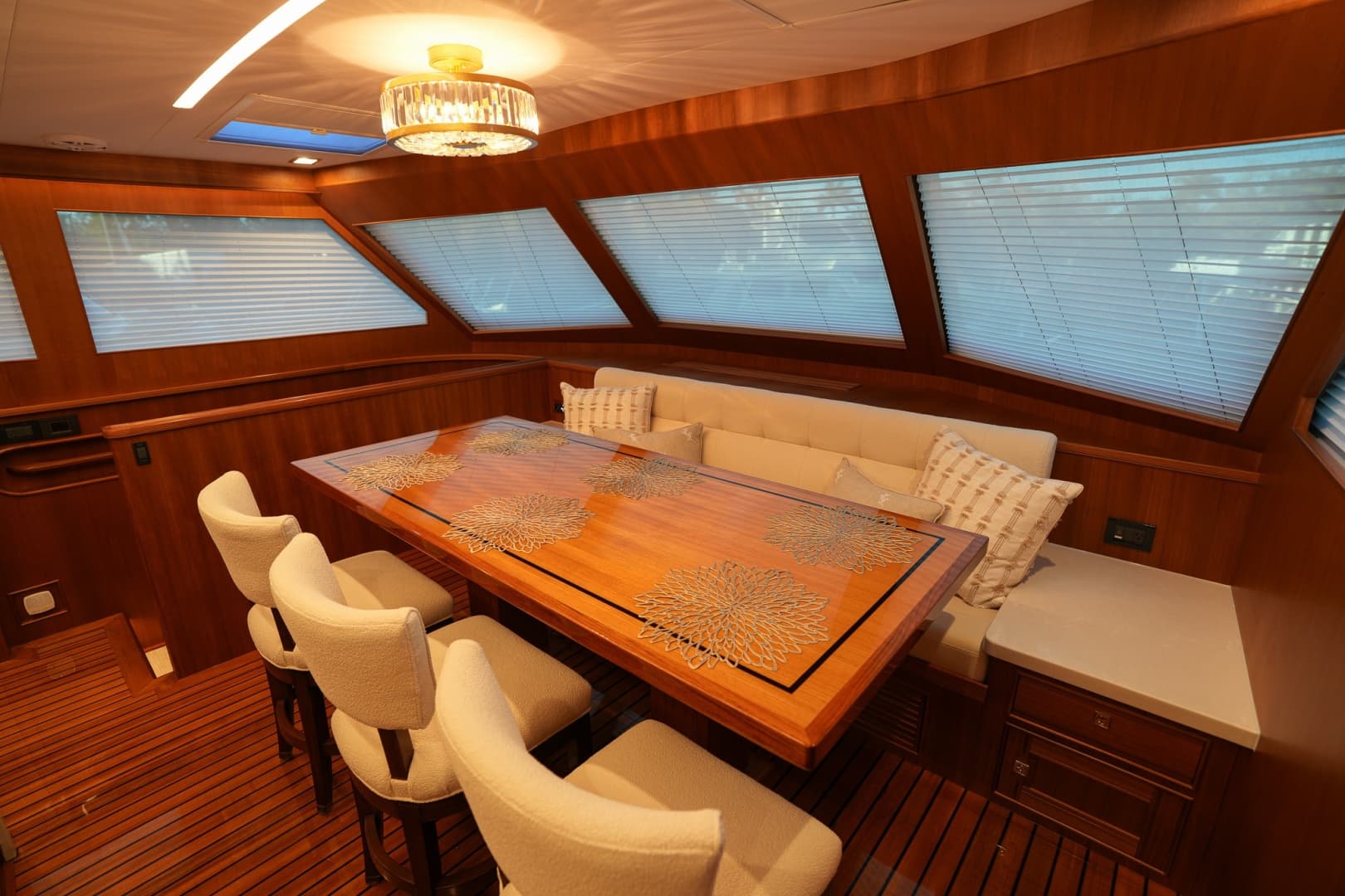 2025 Marlow Explorer 70E MkII-CB