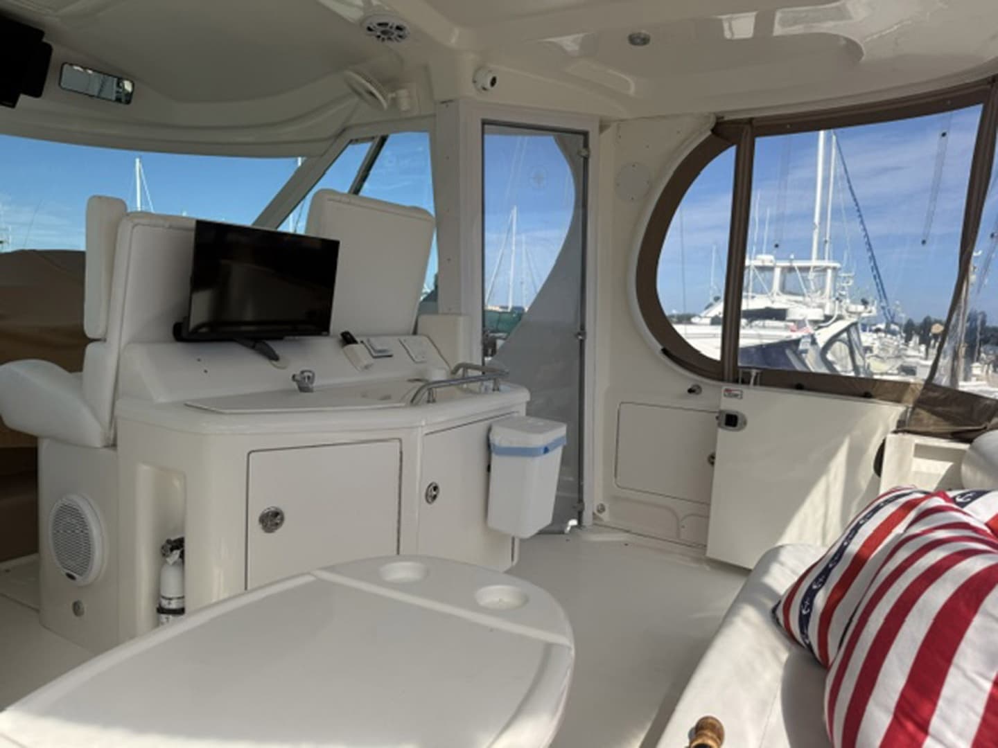 2004 Sea Ray 390 Motor Yacht