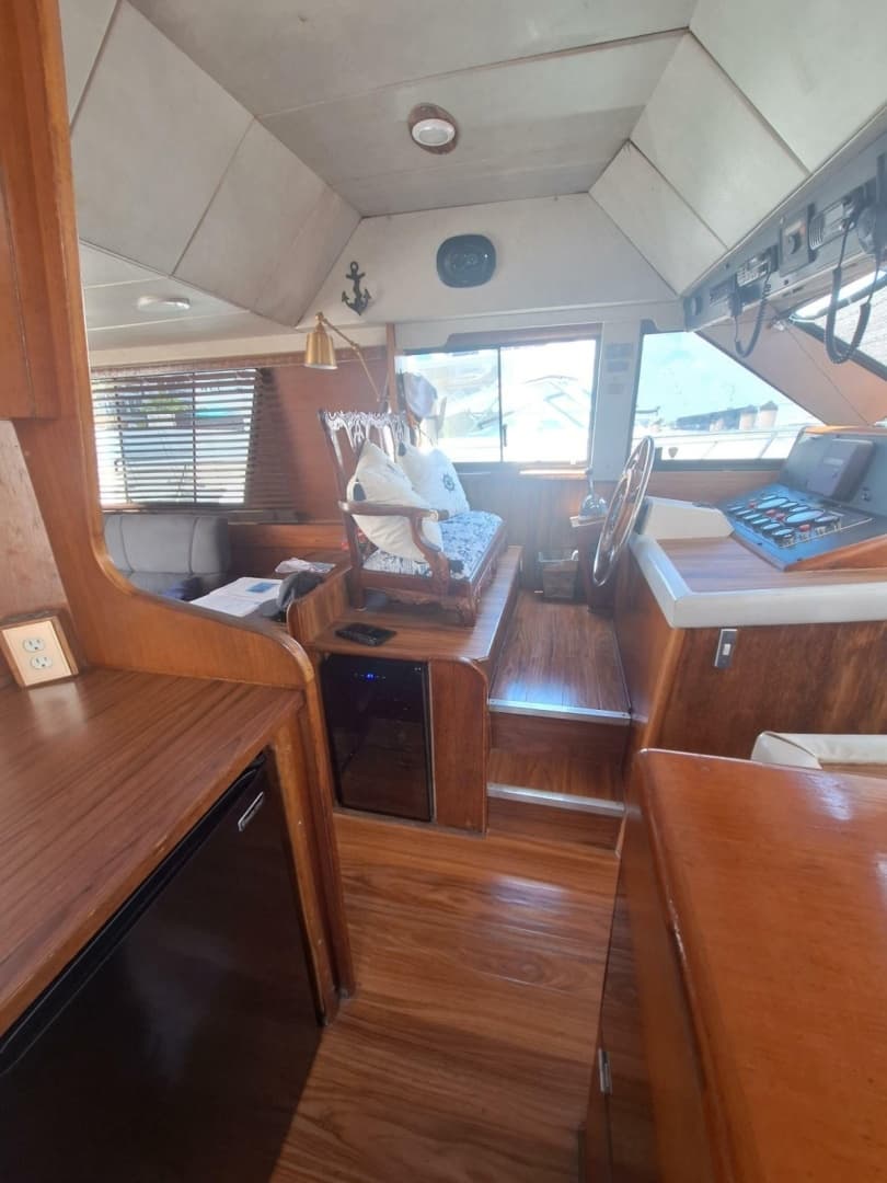 1988 Birchwood 44TS Motor Yacht