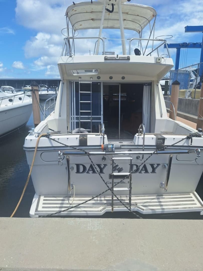 1988 Birchwood 44TS Motor Yacht