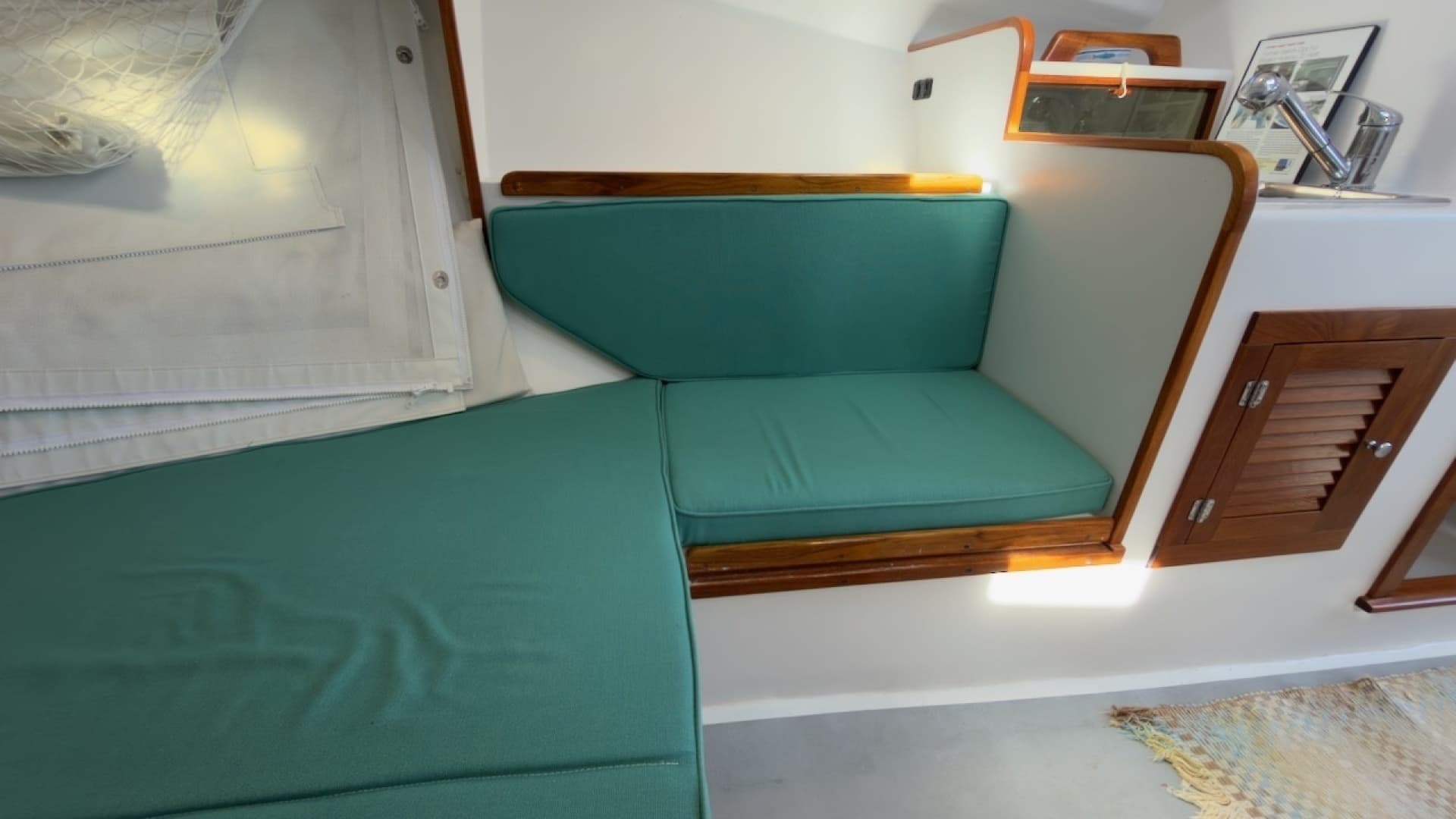 1985 Holland 32
