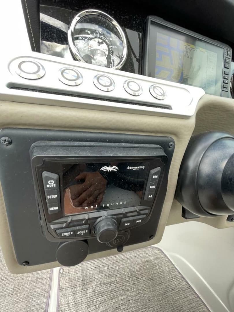 2021 Crownline 270 XSS
