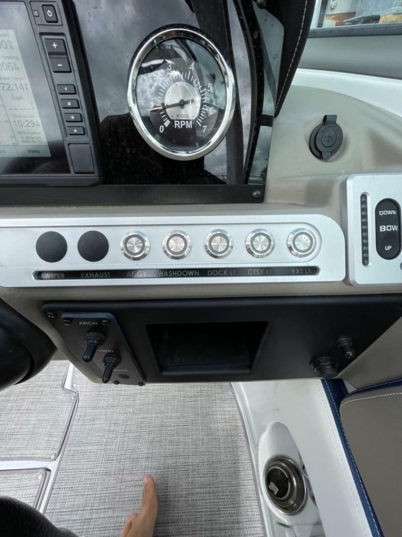 2021 Crownline 270 XSS