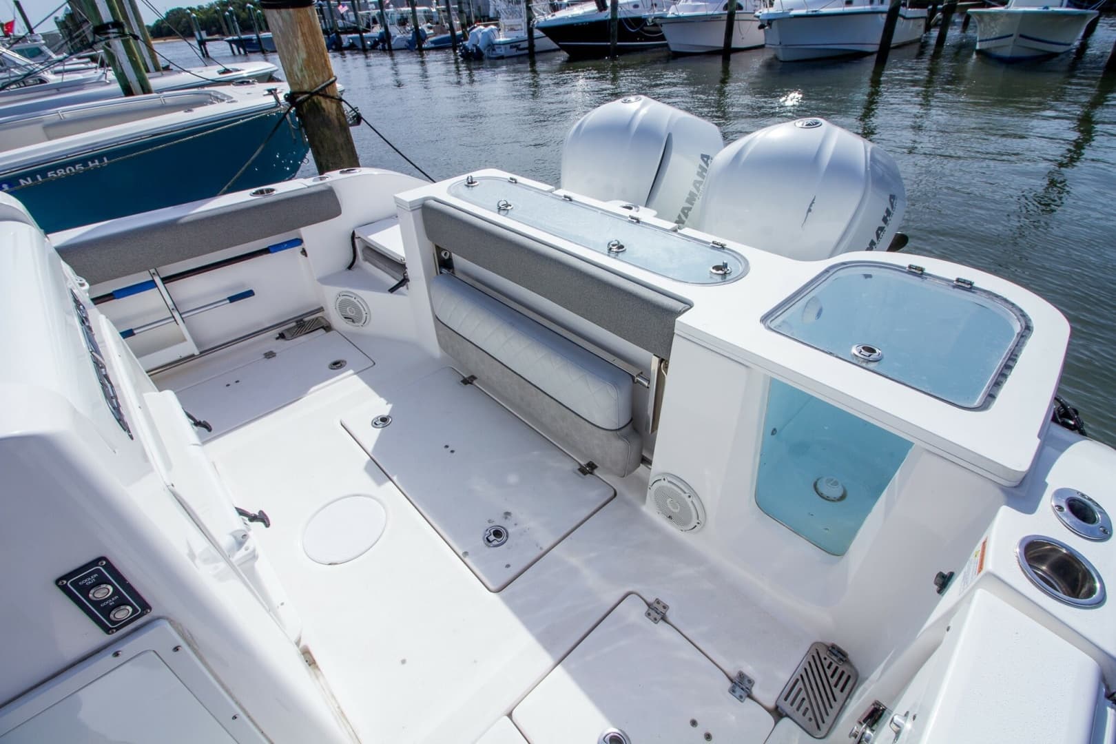 2019 Sea Fox 328 Commander