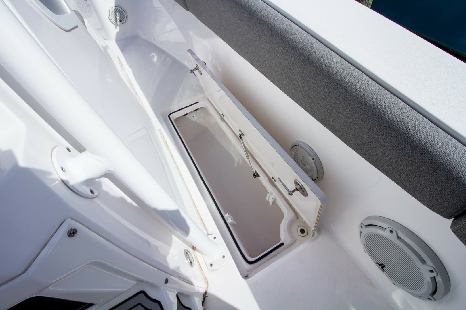 2019 Sea Fox 328 Commander
