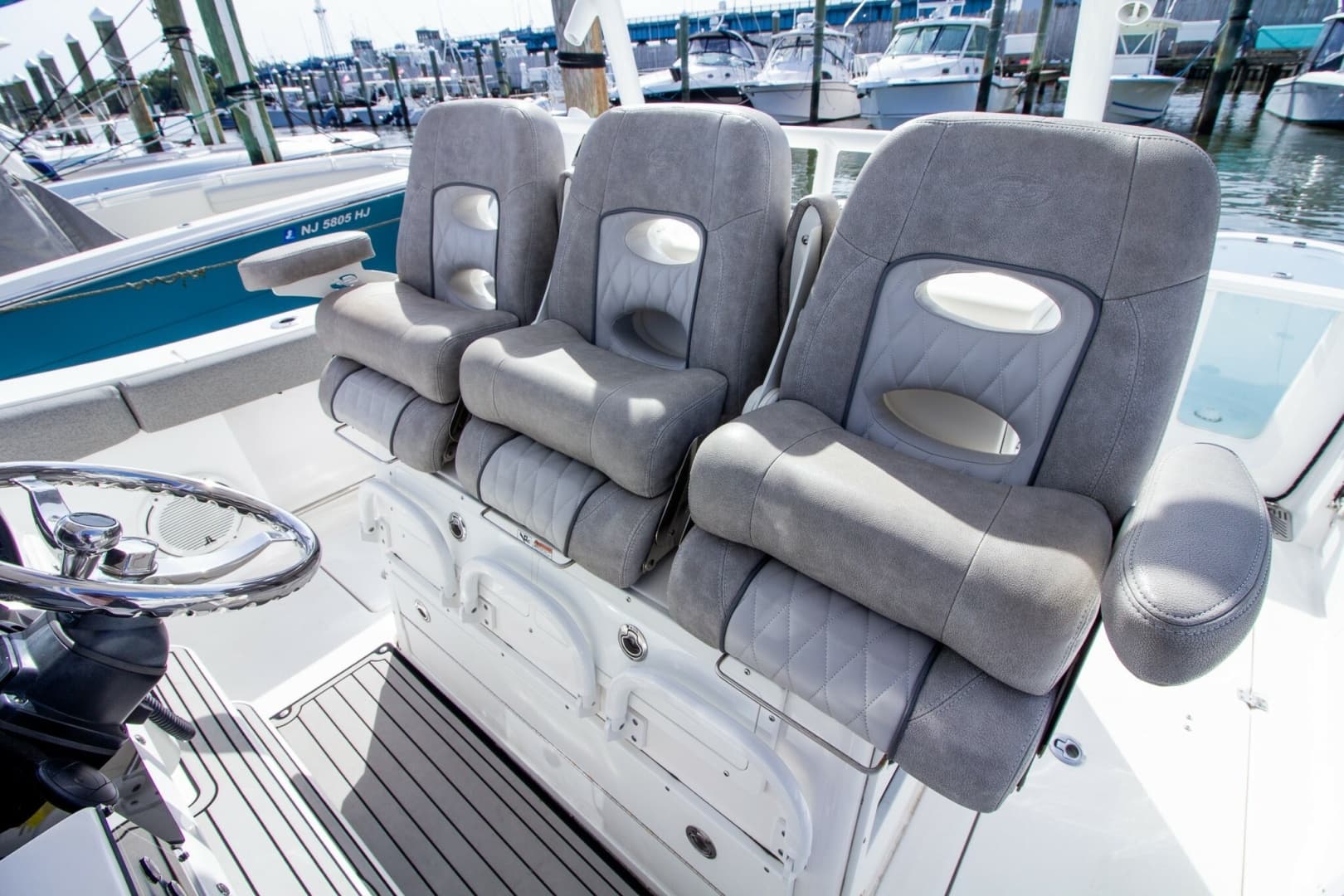 2019 Sea Fox 328 Commander