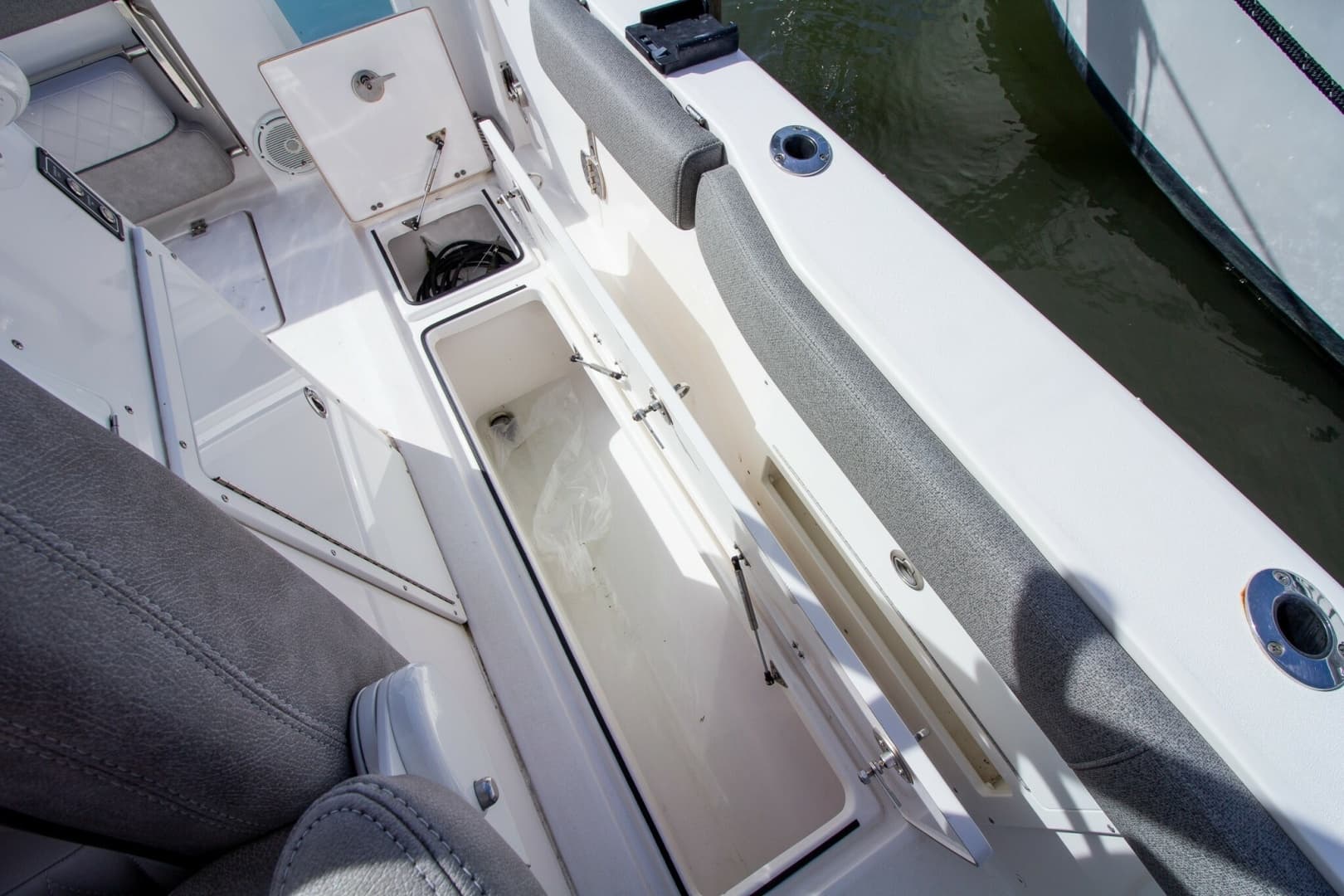 2019 Sea Fox 328 Commander