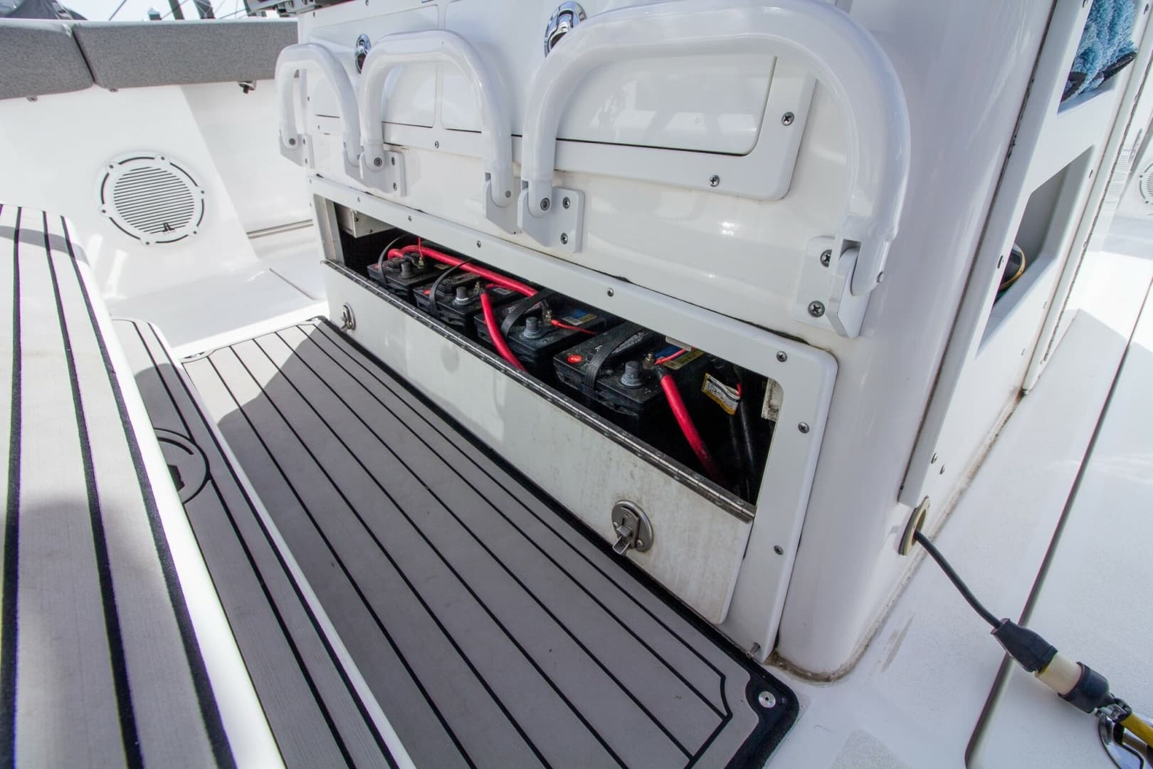 2019 Sea Fox 328 Commander