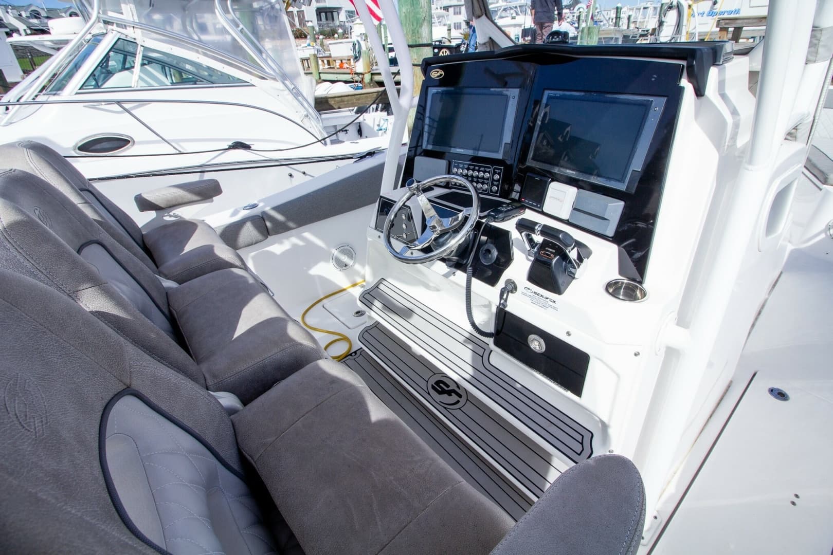 2019 Sea Fox 328 Commander