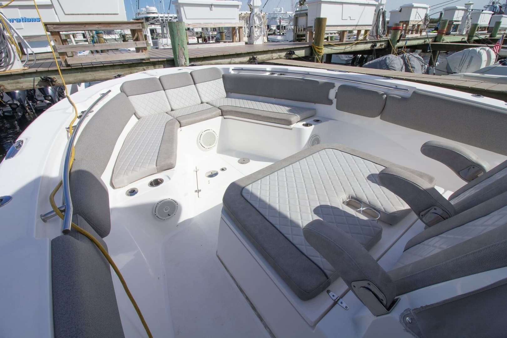 2019 Sea Fox 328 Commander