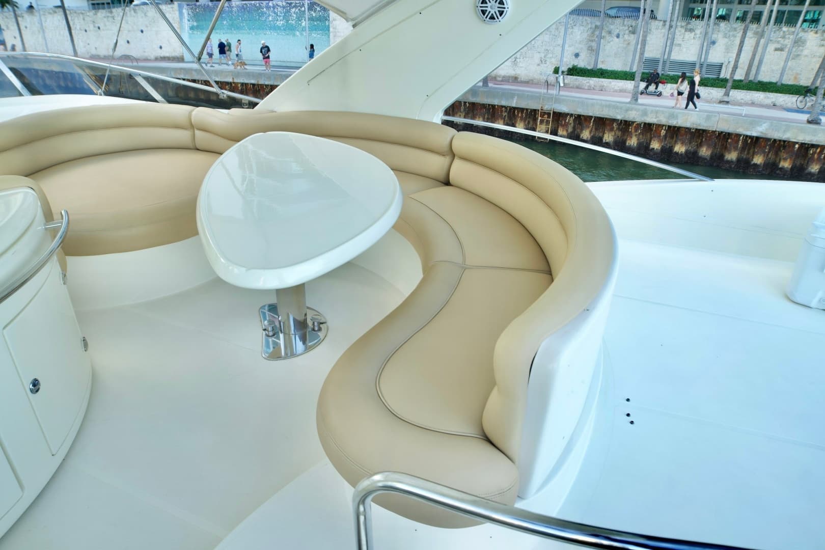 2007 Azimut 55E