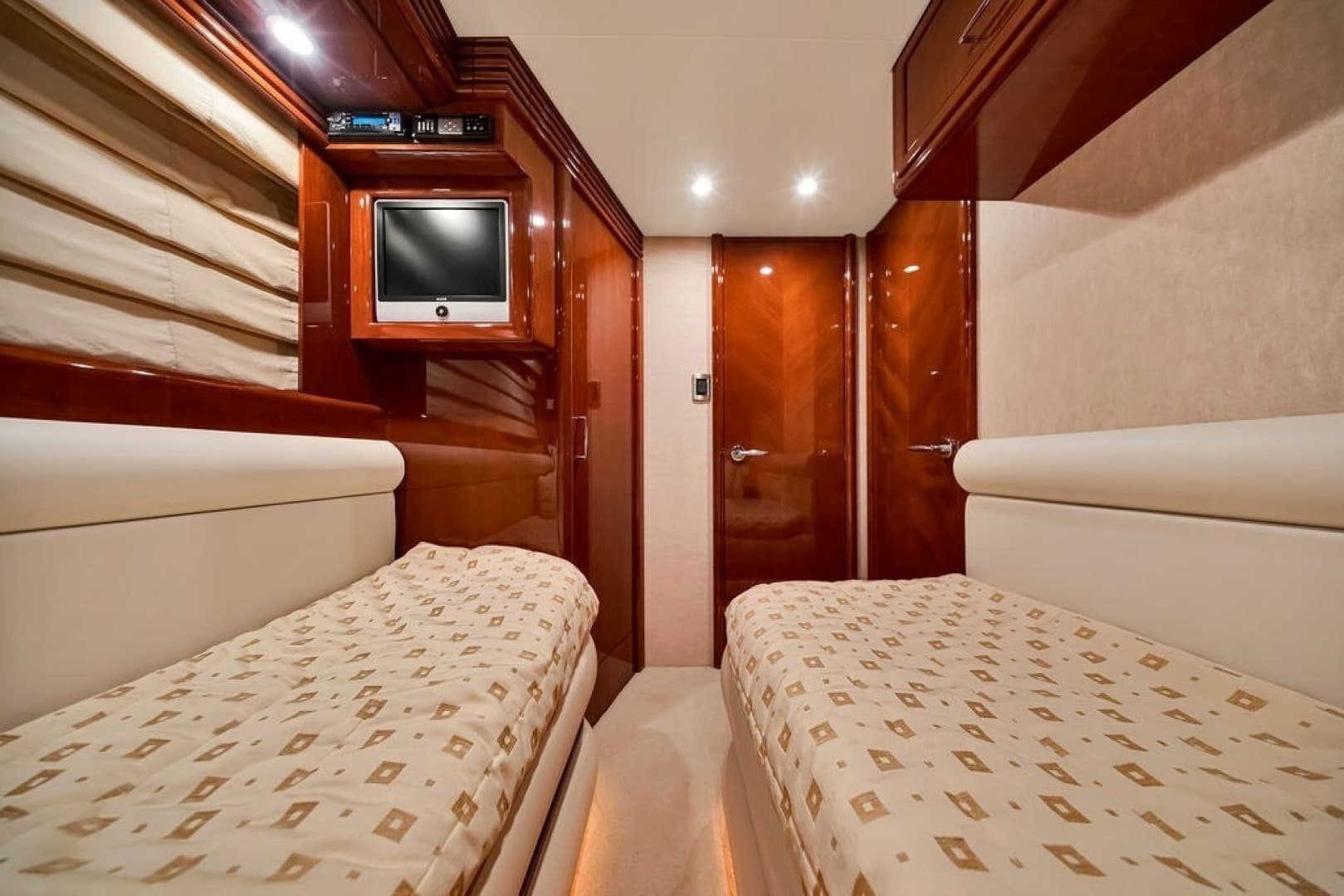 2007 Marquis 65