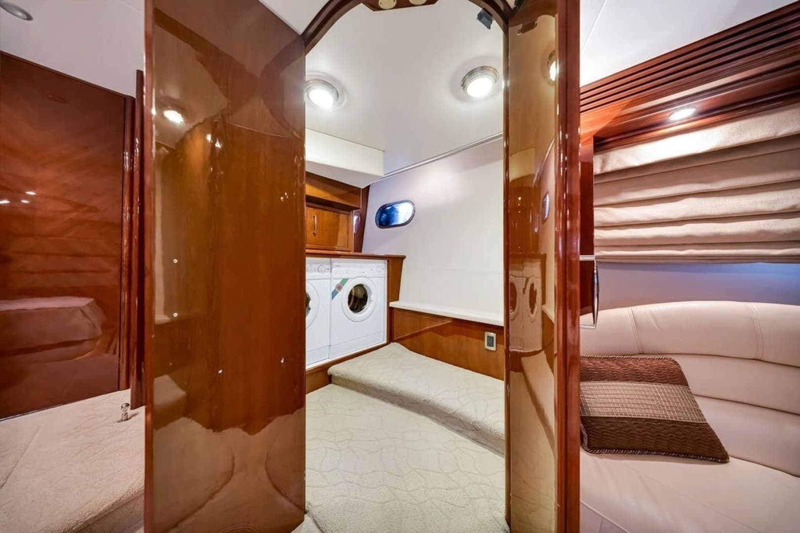 2007 Marquis 65