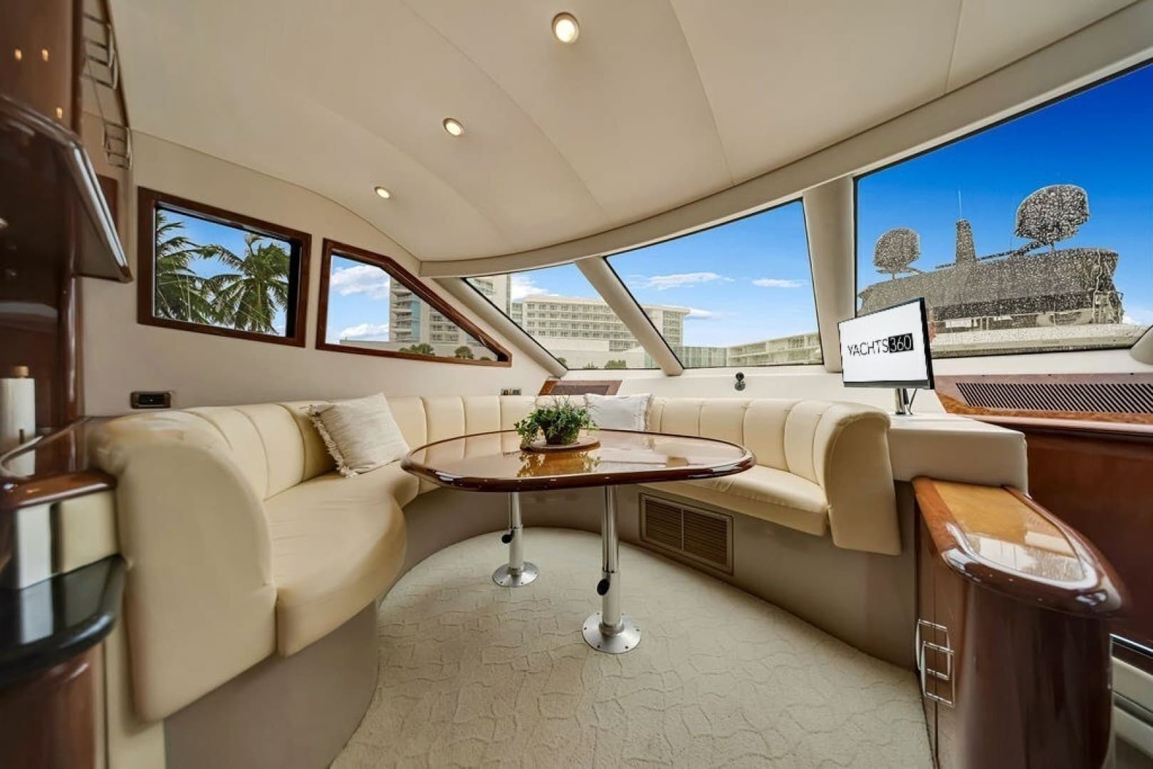 2007 Marquis 65