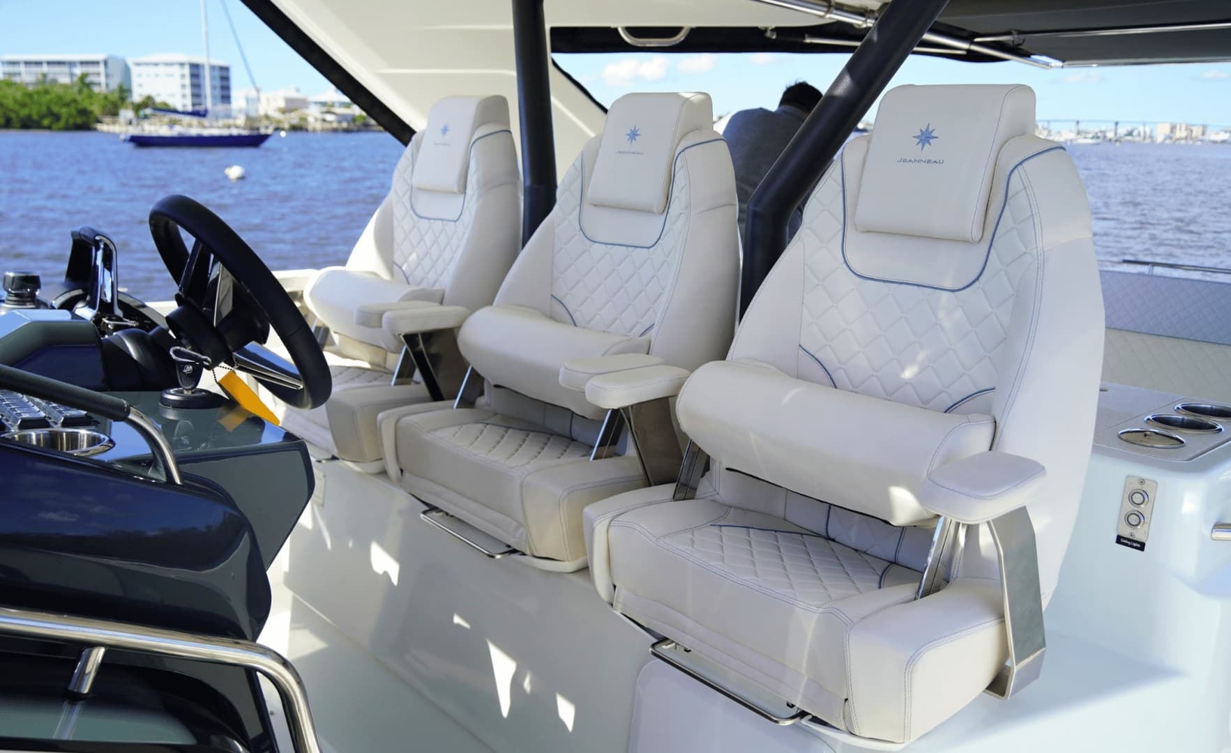 2025 Jeanneau DB37