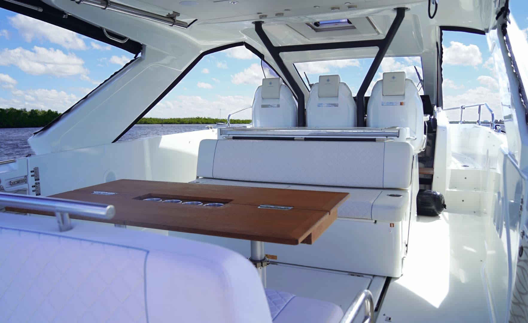2025 Jeanneau DB37