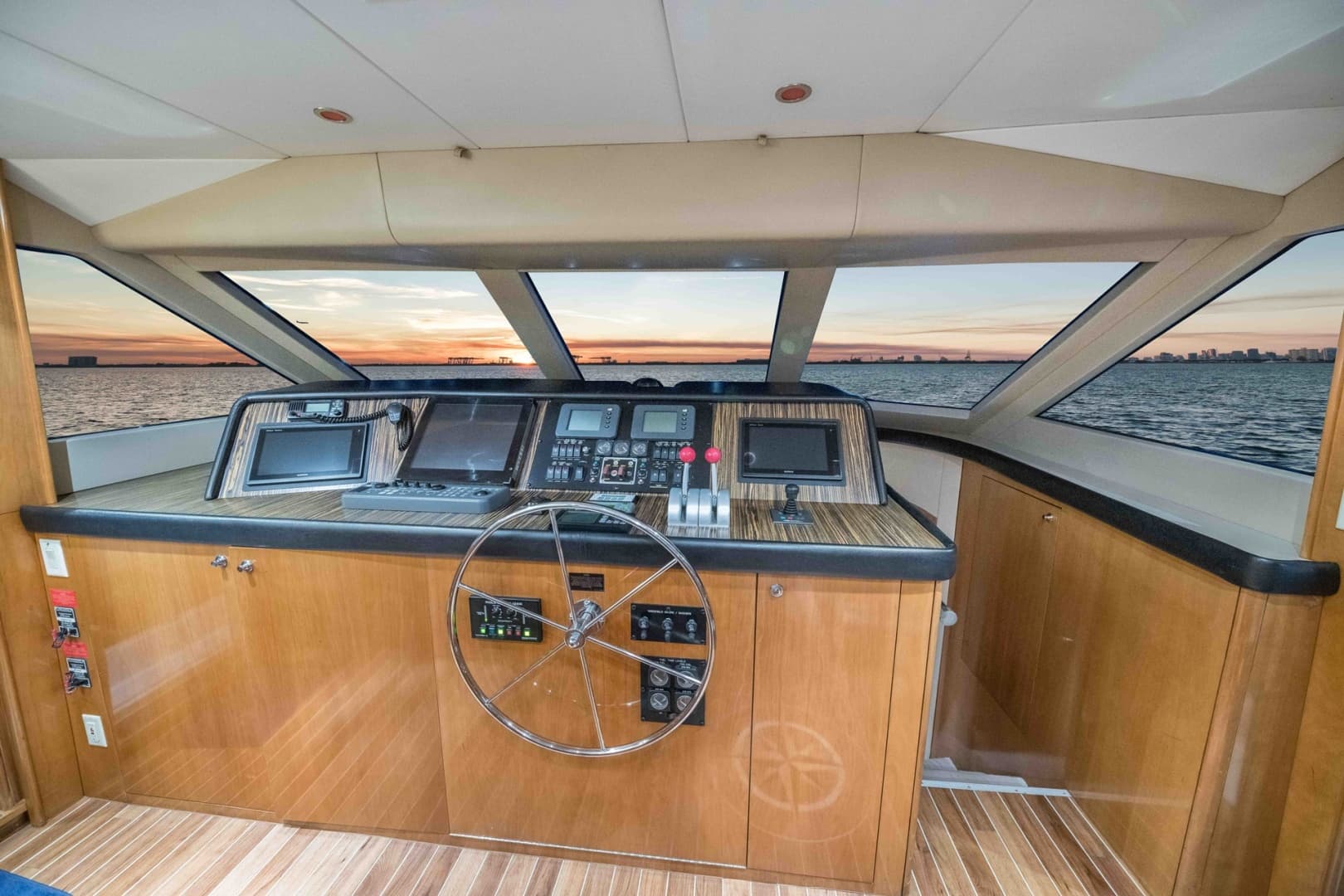 2002 Hatteras CPMY