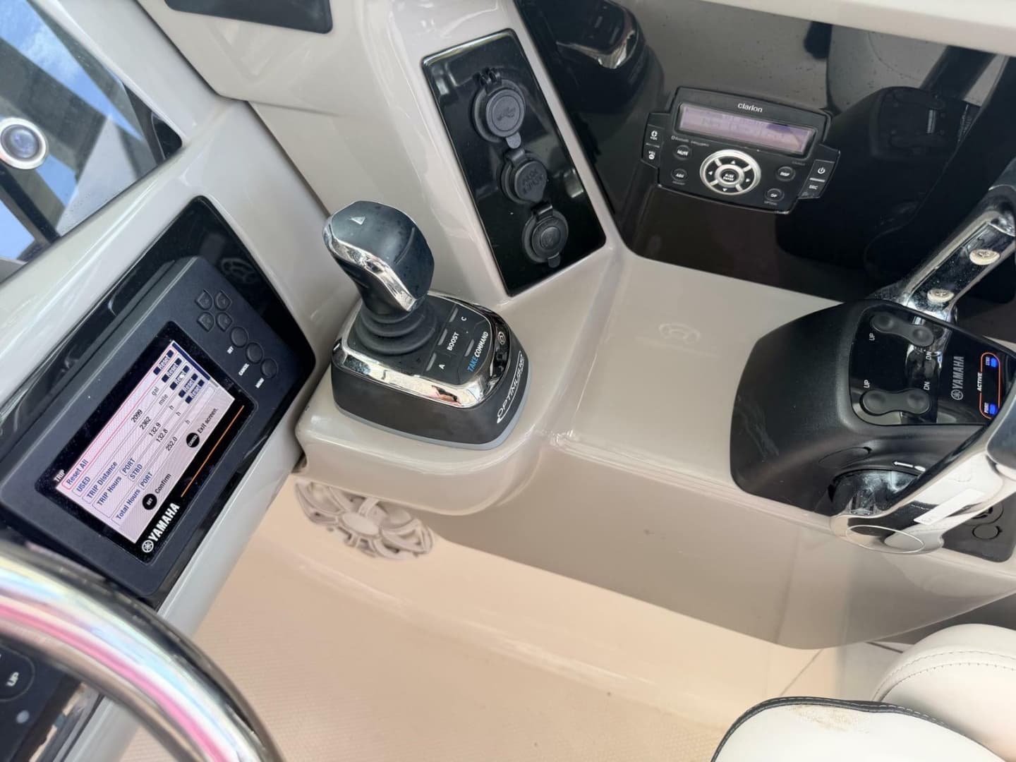 2019 Robalo 