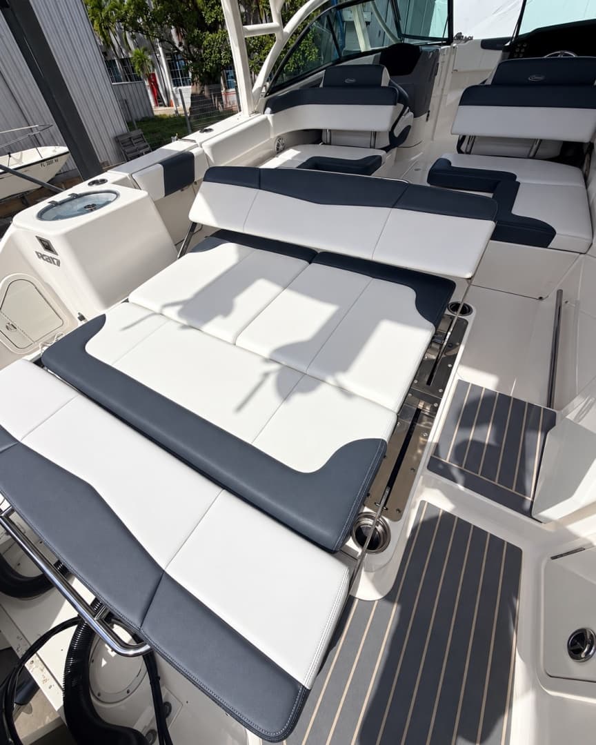 2019 Robalo 
